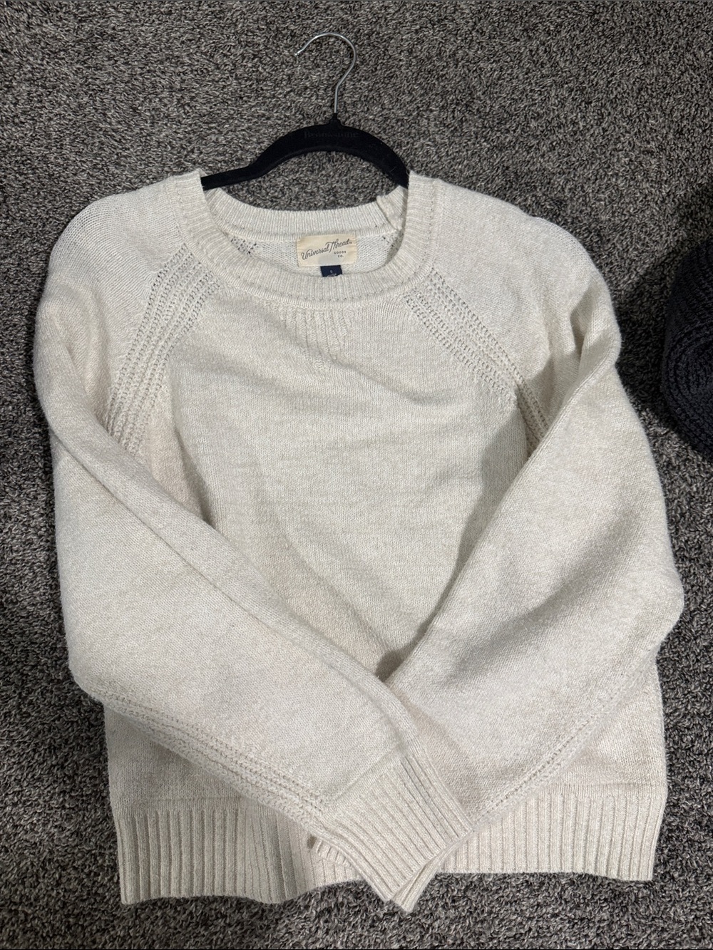 Universal Thread Cream Crewneck Sweater